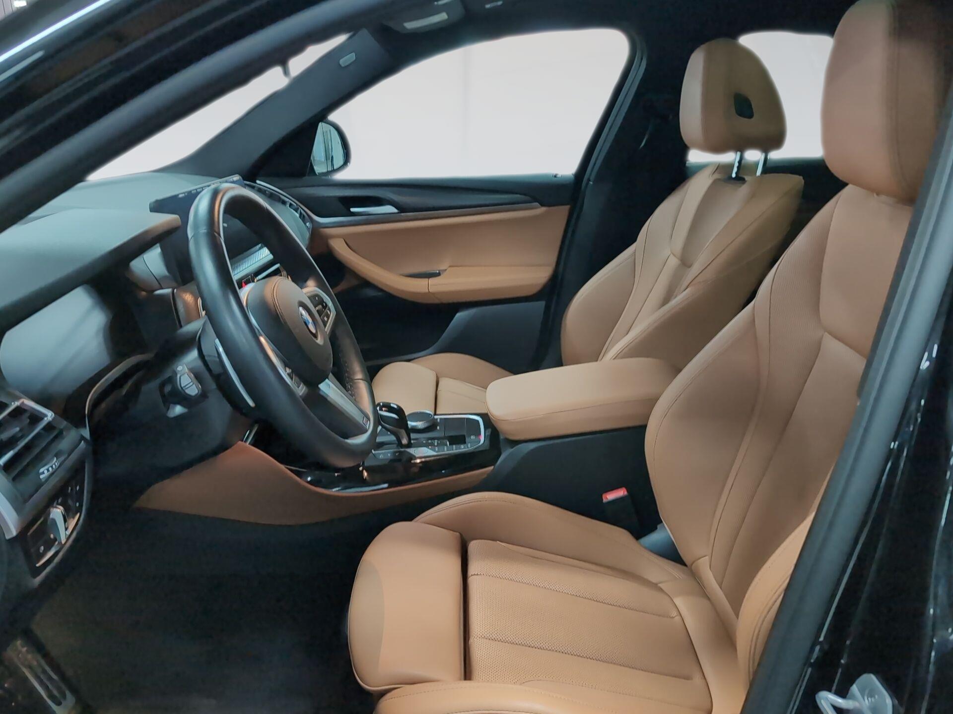 BMW X4 xDrive20d color Negro. Año 2025. 140KW(190CV). Diésel. En concesionario Automotor Premium Viso - Málaga de Málaga