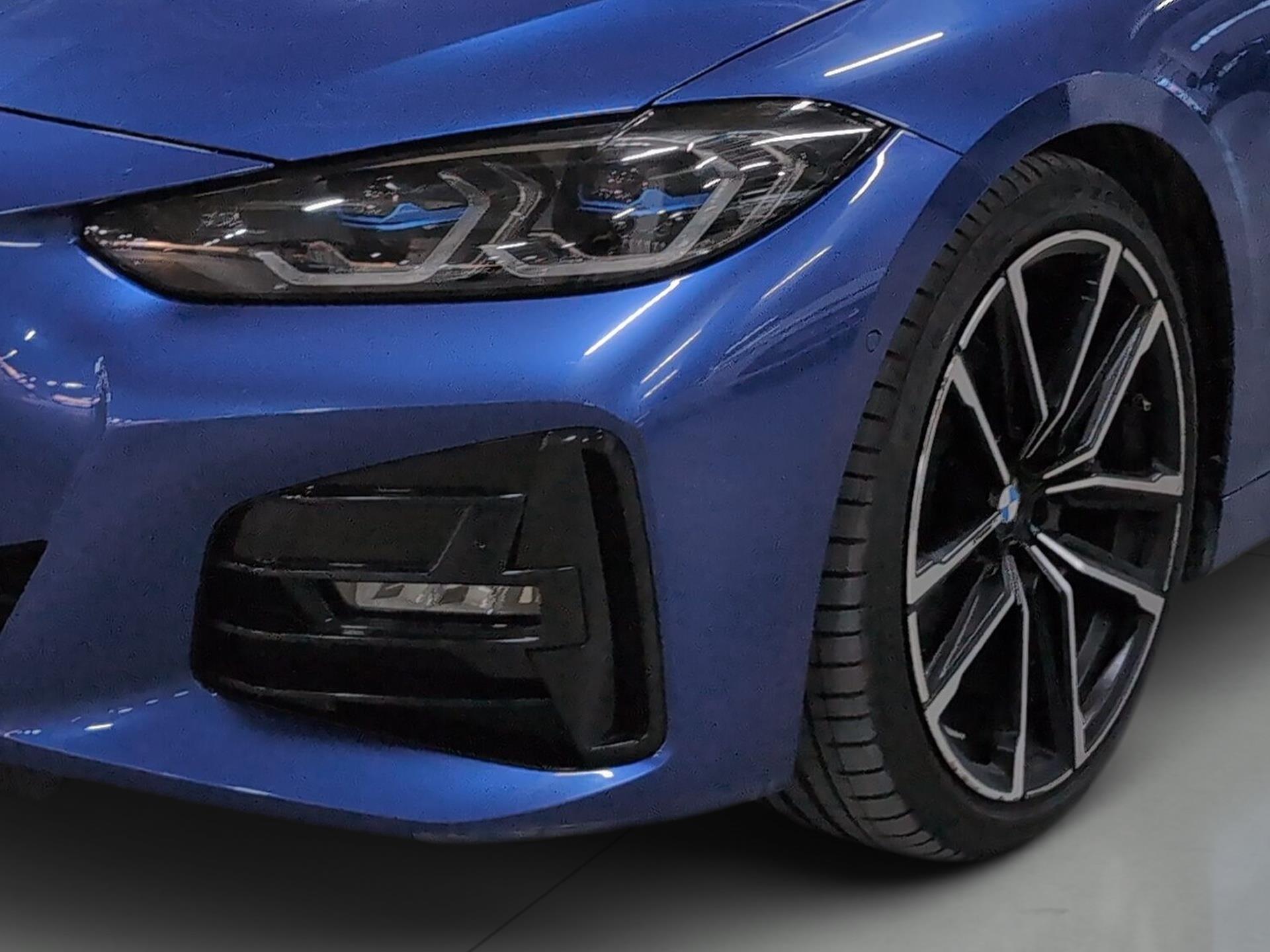 BMW Serie 4 420d Cabrio color Azul. Año 2024. 140KW(190CV). Diésel. En concesionario Automotor Premium Velázquez - Málaga de Málaga