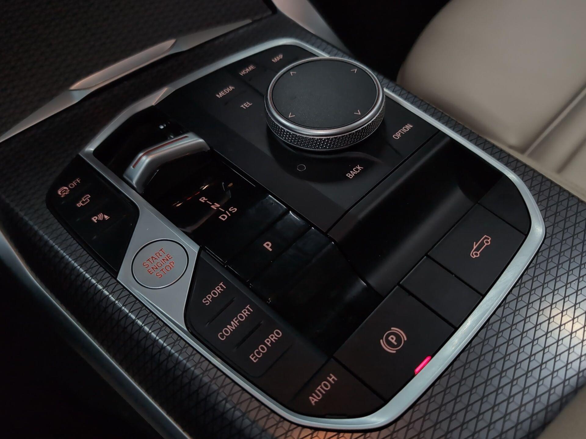 BMW Serie 4 420d Cabrio color Azul. Año 2024. 140KW(190CV). Diésel. En concesionario Automotor Premium Velázquez - Málaga de Málaga