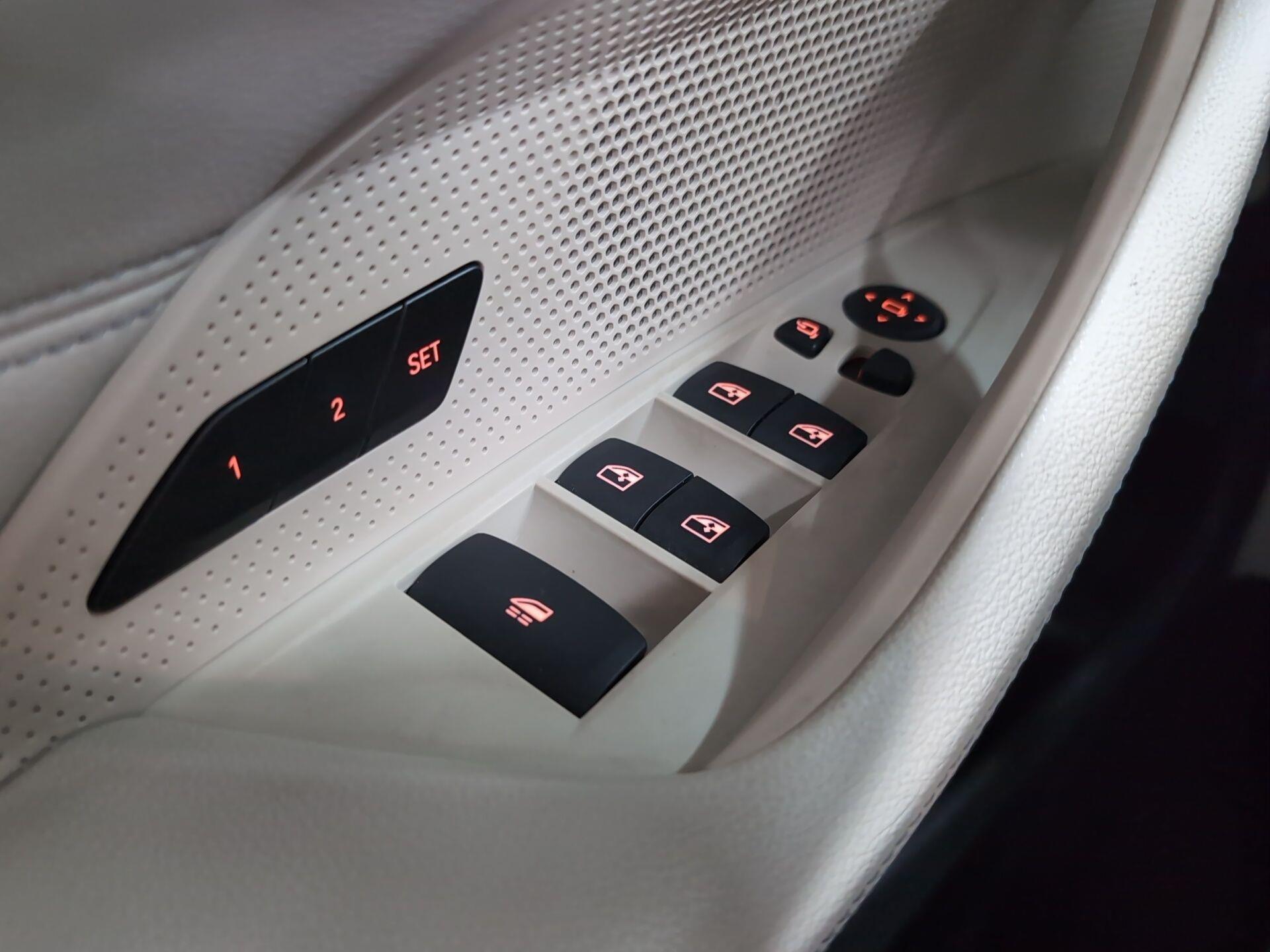 BMW Serie 4 420d Cabrio color Azul. Año 2024. 140KW(190CV). Diésel. En concesionario Automotor Premium Velázquez - Málaga de Málaga