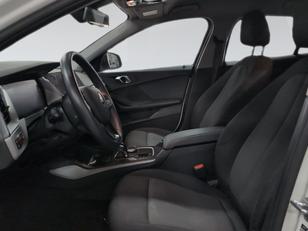 BMW Serie 1 118i color Blanco. Año 2024. 103KW(140CV). Gasolina. En concesionario Automotor Premium Velázquez - Málaga de Málaga