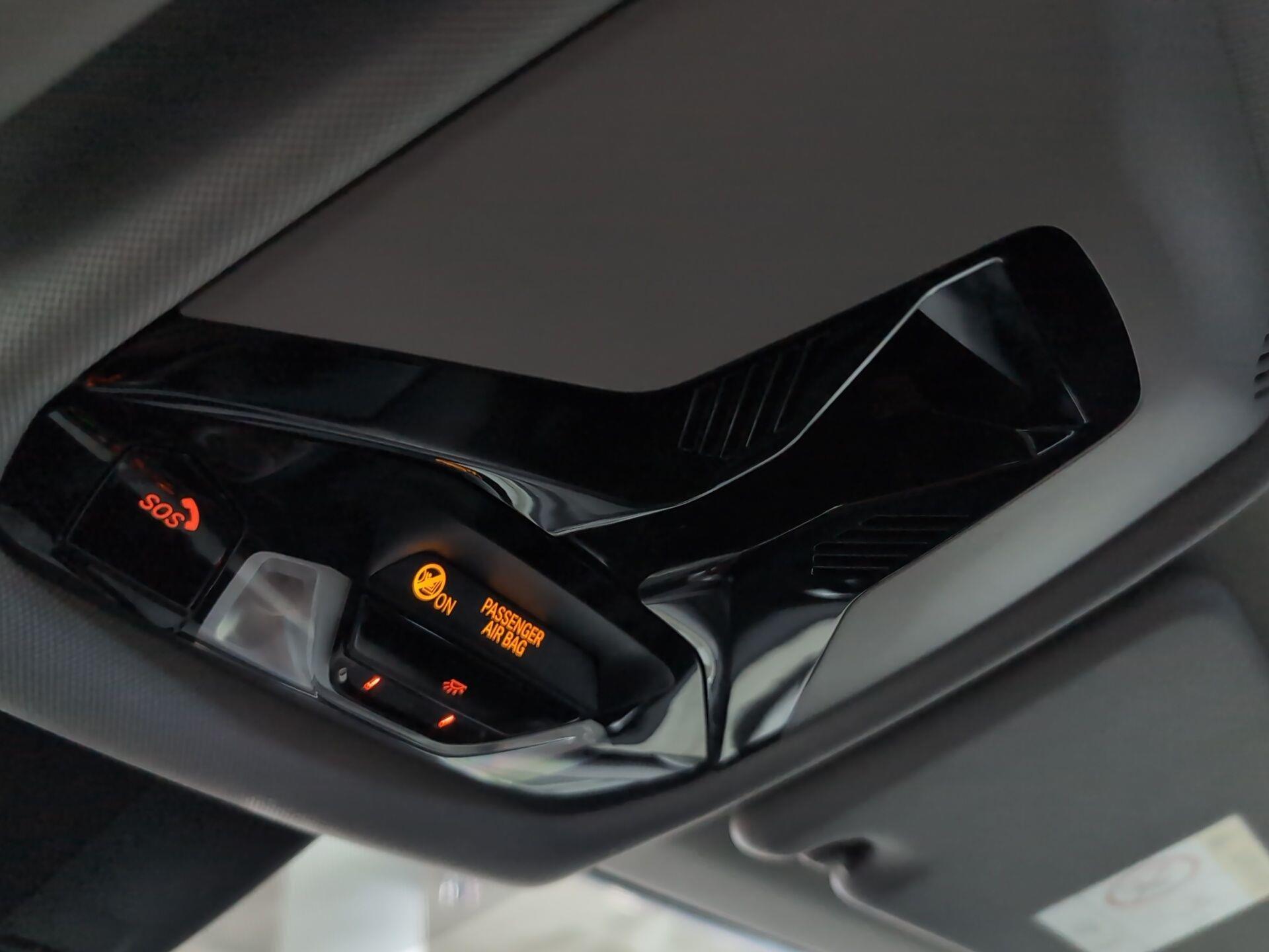 BMW Serie 1 118i color Blanco. Año 2024. 103KW(140CV). Gasolina. En concesionario Automotor Premium Velázquez - Málaga de Málaga