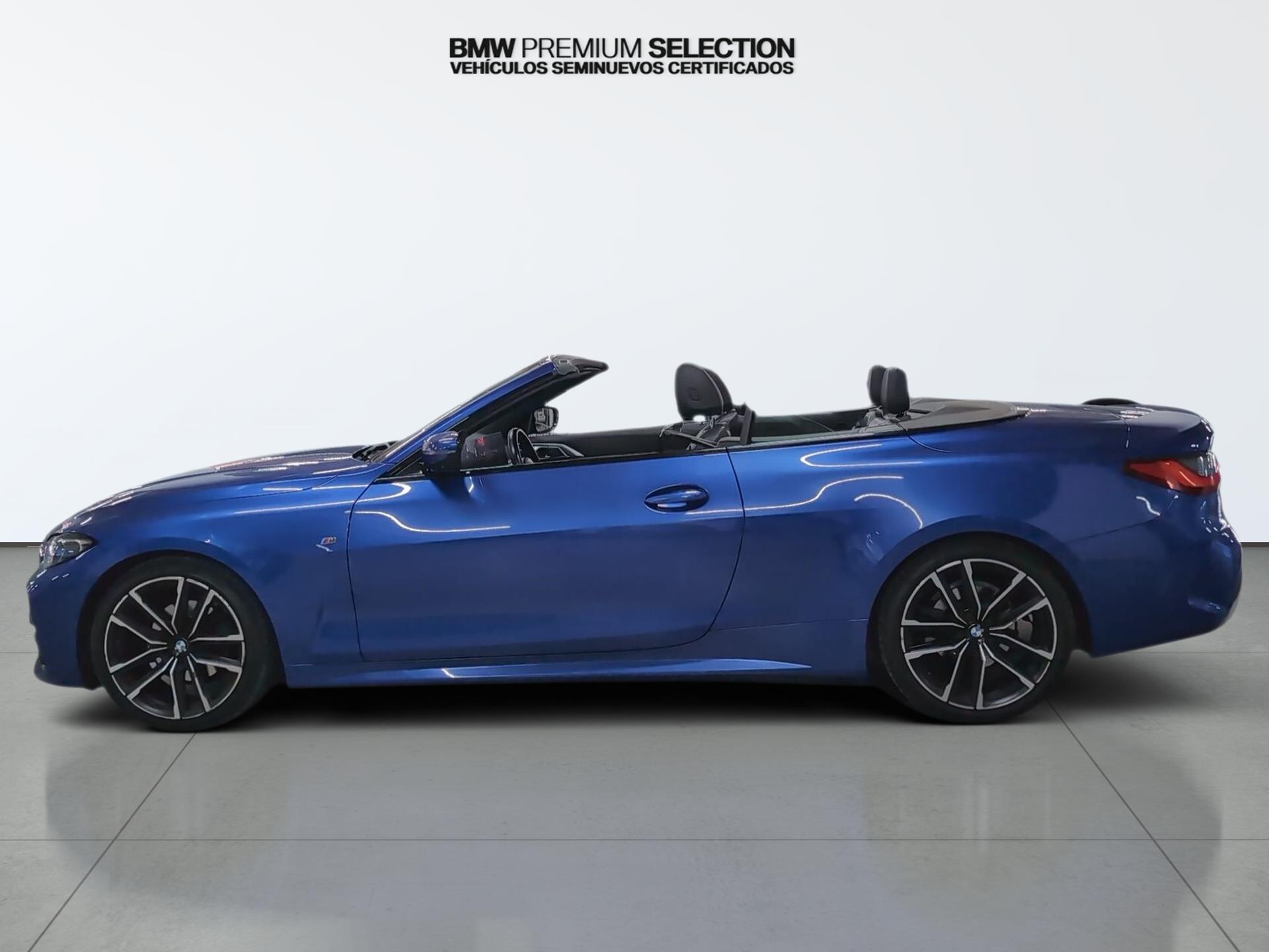 BMW Serie 4 420d Cabrio color Azul. Año 2024. 140KW(190CV). Diésel. En concesionario Automotor Premium Velázquez - Málaga de Málaga