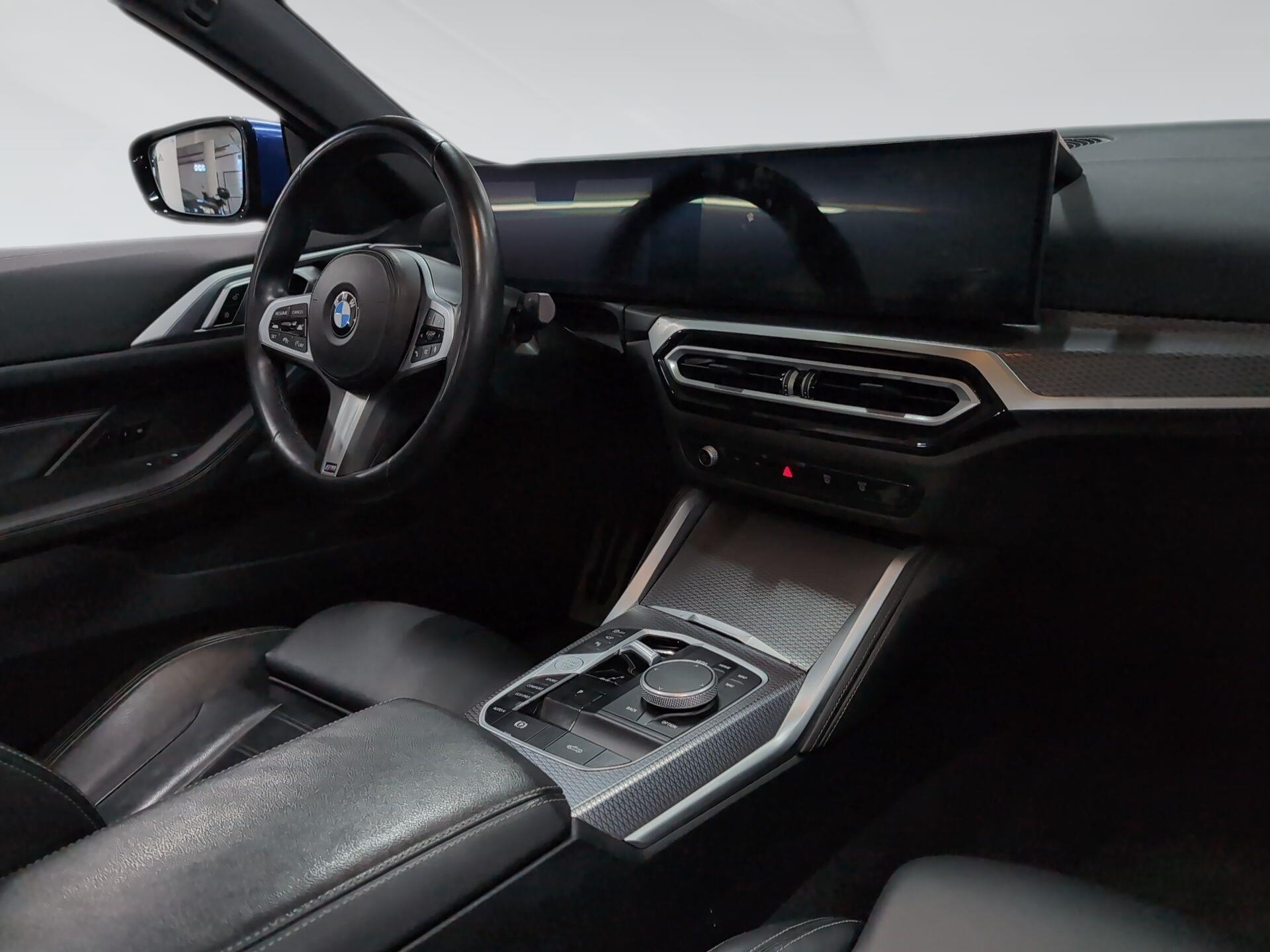 BMW Serie 4 420d Cabrio color Azul. Año 2024. 140KW(190CV). Diésel. En concesionario Automotor Premium Velázquez - Málaga de Málaga