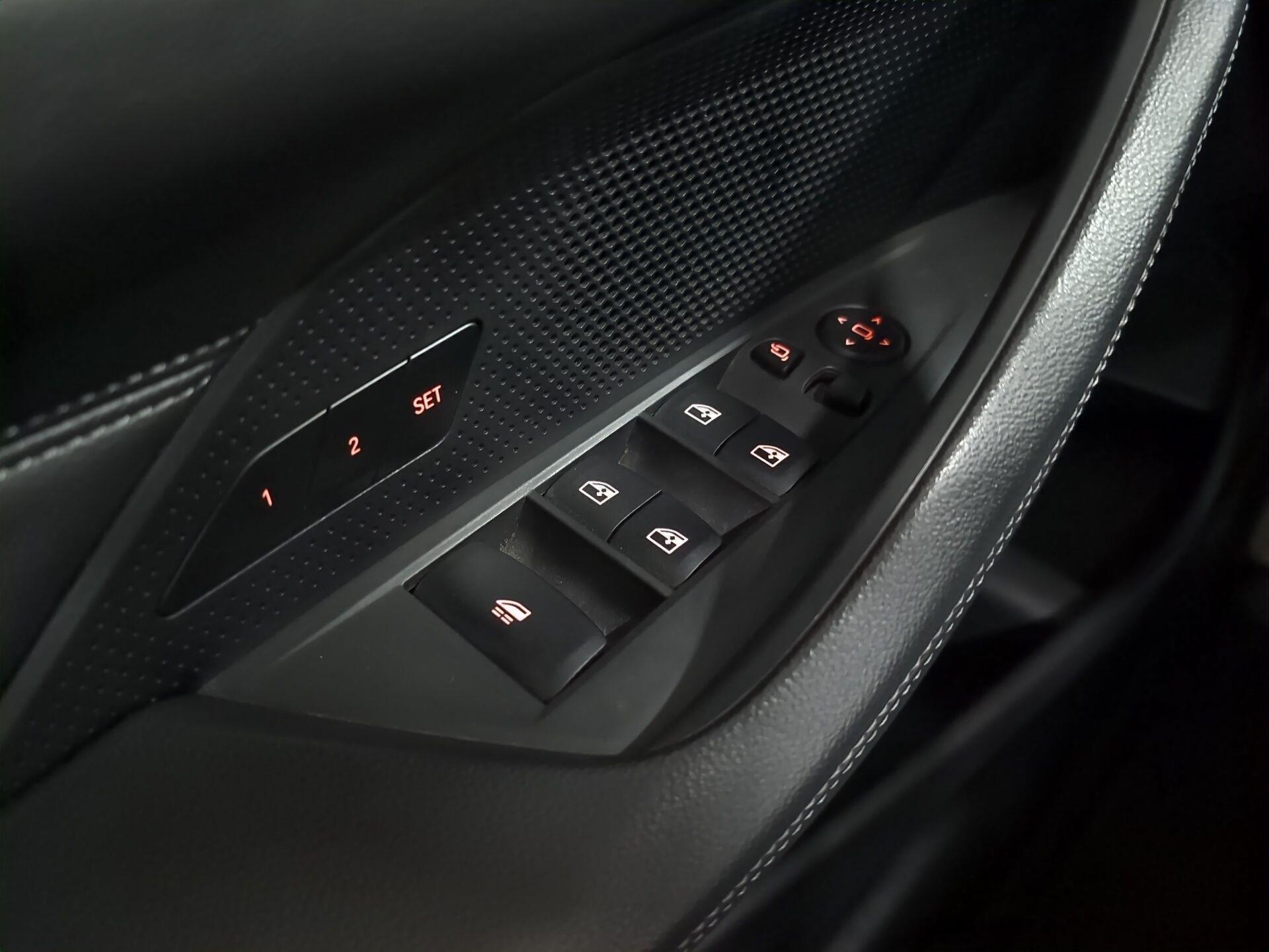 BMW Serie 4 420d Cabrio color Azul. Año 2024. 140KW(190CV). Diésel. En concesionario Automotor Premium Velázquez - Málaga de Málaga