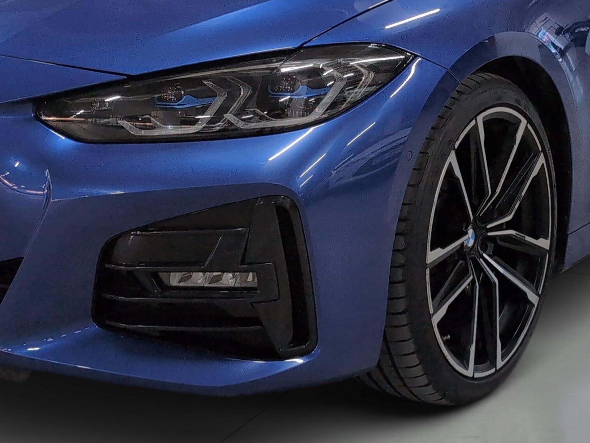 BMW Serie 4 420d Cabrio color Azul. Año 2024. 140KW(190CV). Diésel. En concesionario Automotor Premium Velázquez - Málaga de Málaga