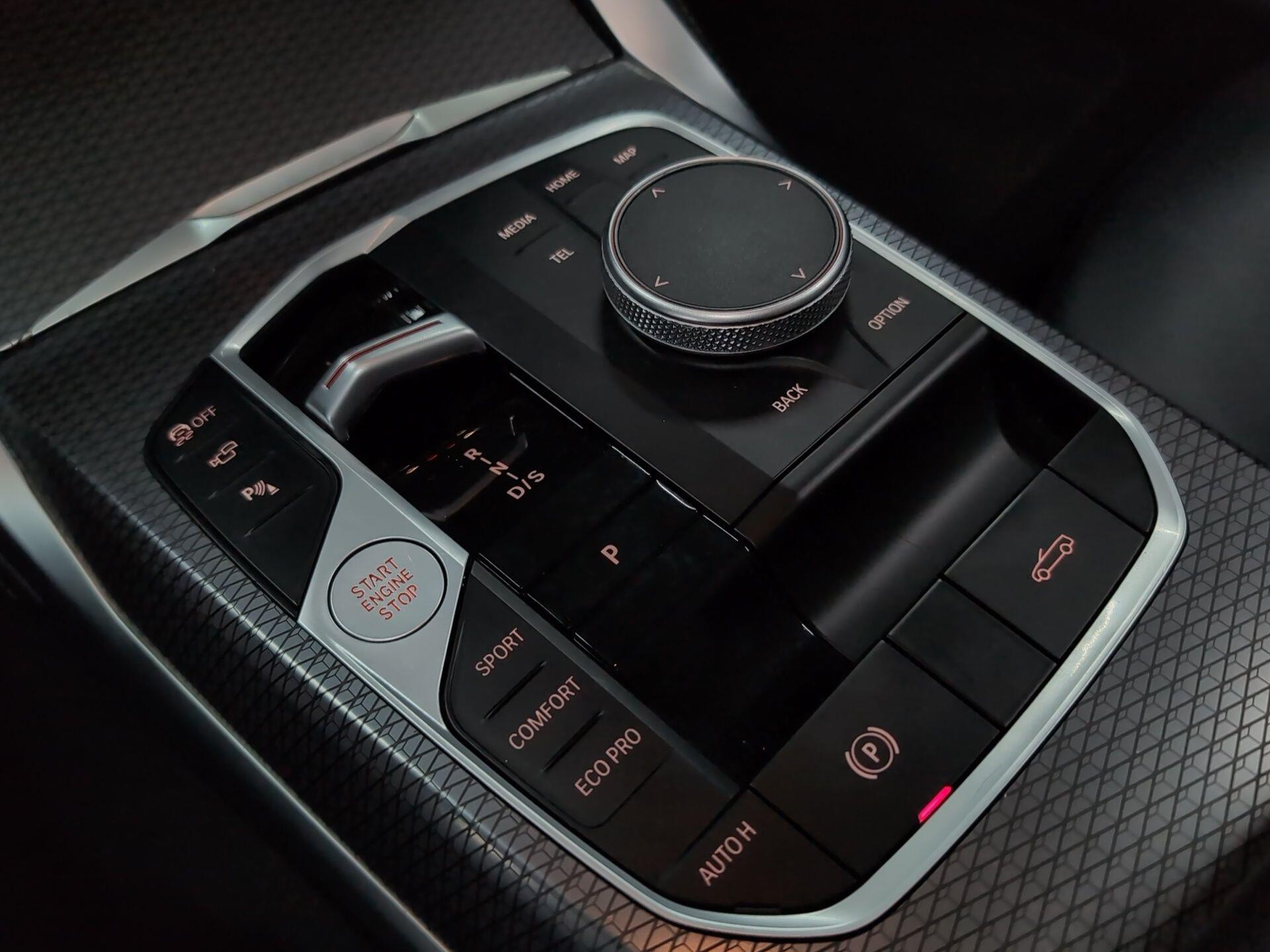 BMW Serie 4 420d Cabrio color Azul. Año 2024. 140KW(190CV). Diésel. En concesionario Automotor Premium Velázquez - Málaga de Málaga