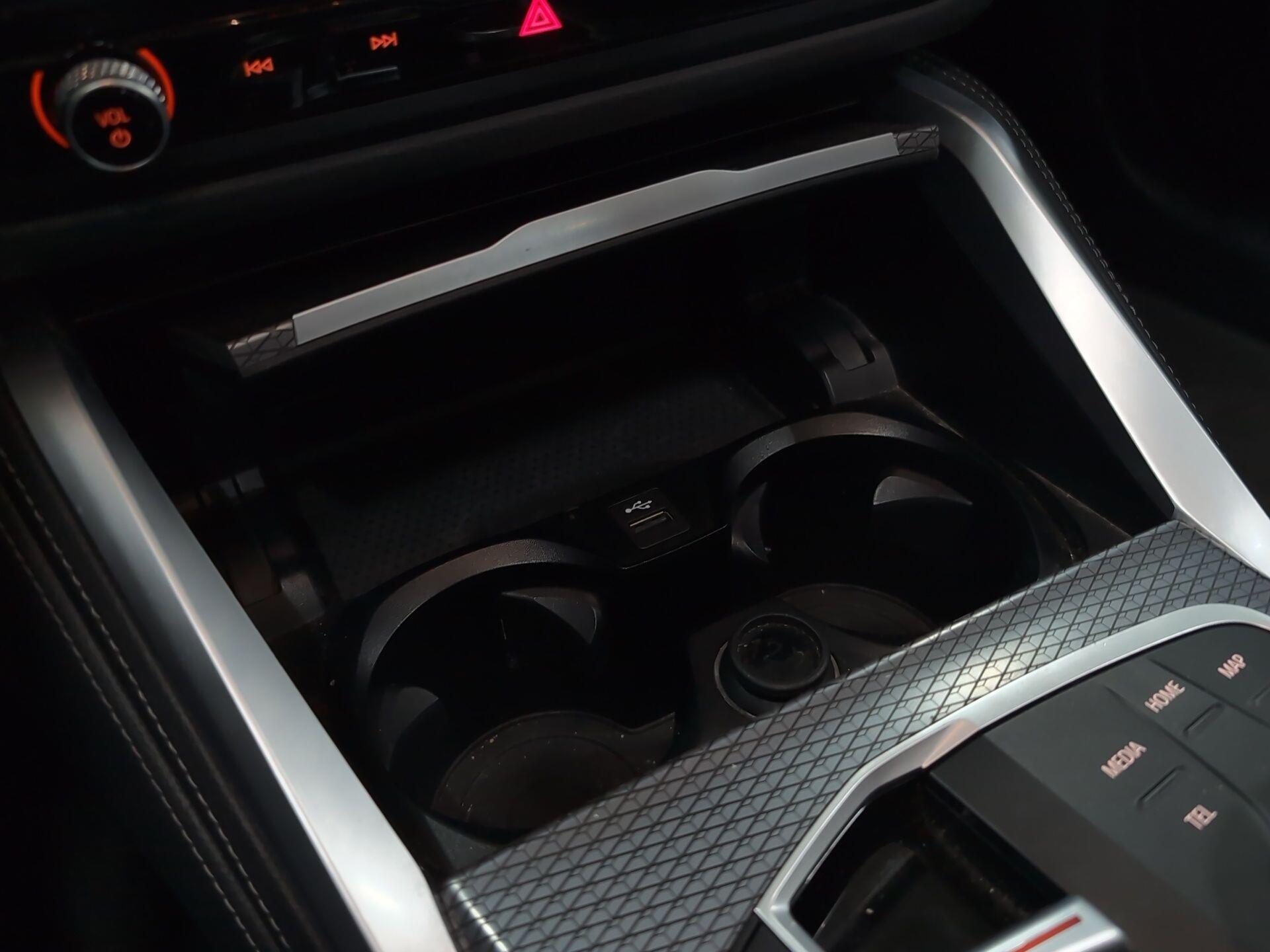 BMW Serie 4 420d Cabrio color Azul. Año 2024. 140KW(190CV). Diésel. En concesionario Automotor Premium Velázquez - Málaga de Málaga