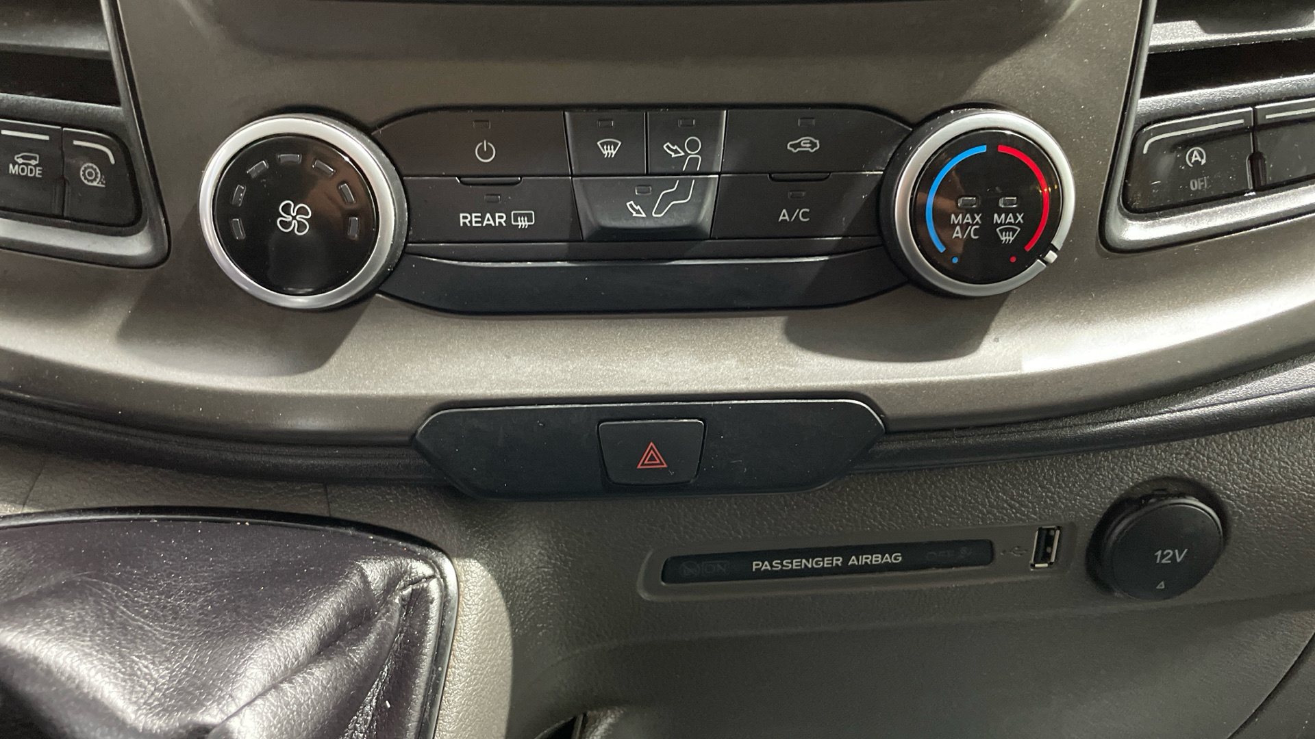 Ford Transit Custom Kombi 2.0 TDCI / MHEV en Barcelona