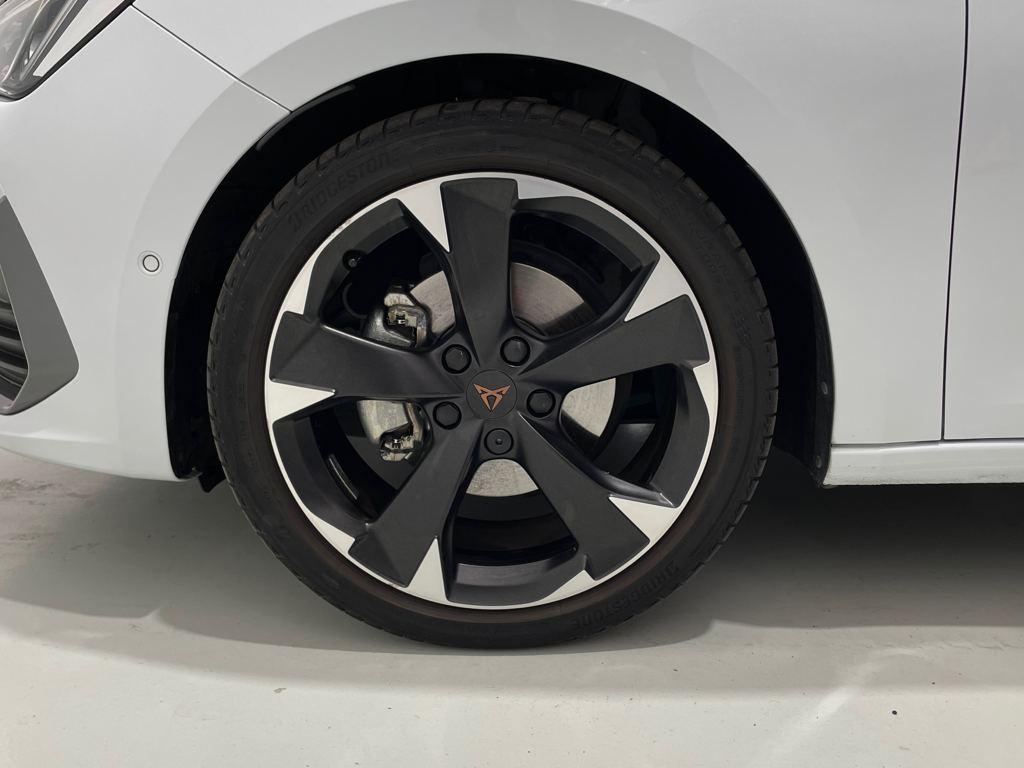 CUPRA León 1.5 eTSI en Barcelona