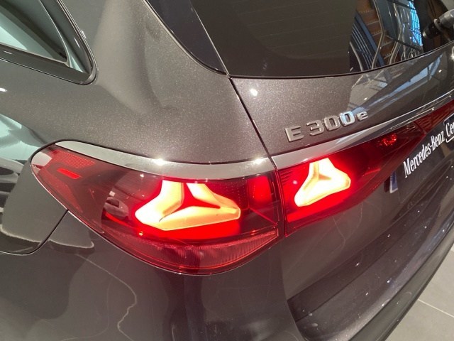 Mercedes-Benz Clase E 300 e Estate en Barcelona