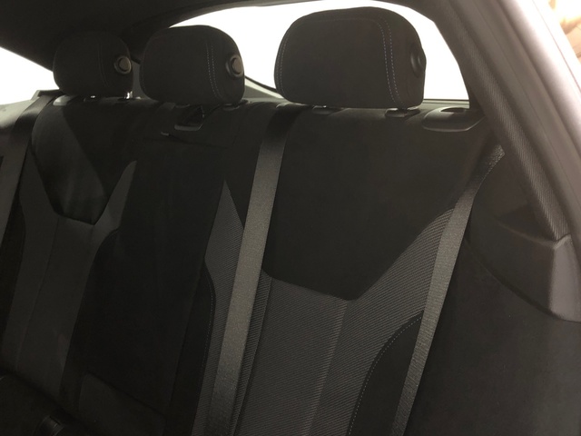 BMW i4 eDrive35 color Azul. Año 2025. 210KW(286CV). Eléctrico. En concesionario Auto Premier, S.A. - ALCALÁ DE HENARES de Madrid