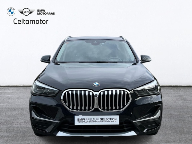 BMW X1 sDrive18d color Negro. Año 2021. 110KW(150CV). Diésel. En concesionario Celtamotor Vigo de Pontevedra