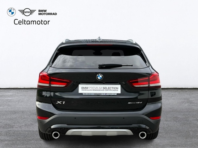 BMW X1 sDrive18d color Negro. Año 2021. 110KW(150CV). Diésel. En concesionario Celtamotor Vigo de Pontevedra