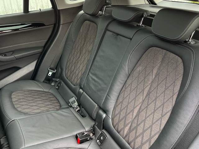 BMW X1 sDrive18d color Negro. Año 2021. 110KW(150CV). Diésel. En concesionario Celtamotor Vigo de Pontevedra