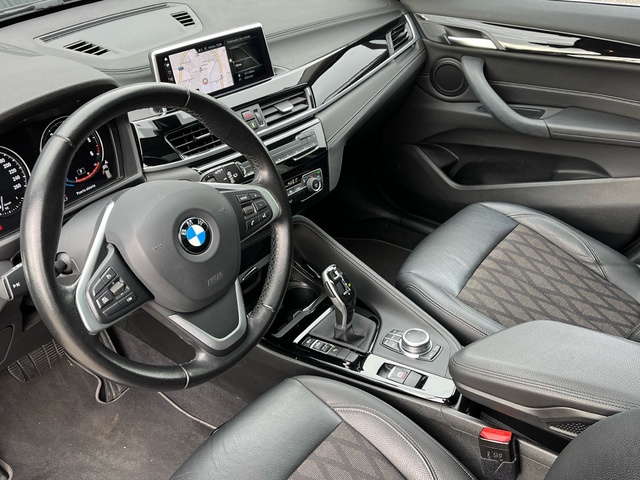 BMW X1 sDrive18d color Negro. Año 2021. 110KW(150CV). Diésel. En concesionario Celtamotor Vigo de Pontevedra