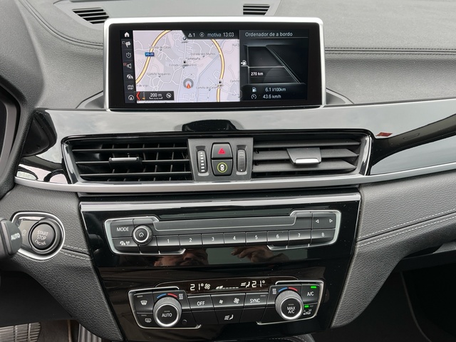 BMW X1 sDrive18d color Negro. Año 2021. 110KW(150CV). Diésel. En concesionario Celtamotor Vigo de Pontevedra