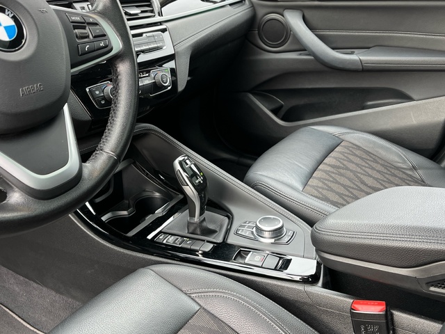 BMW X1 sDrive18d color Negro. Año 2021. 110KW(150CV). Diésel. En concesionario Celtamotor Vigo de Pontevedra