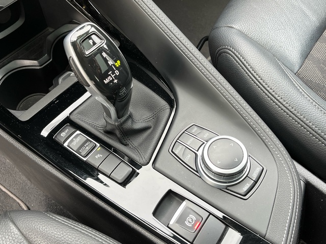 BMW X1 sDrive18d color Negro. Año 2021. 110KW(150CV). Diésel. En concesionario Celtamotor Vigo de Pontevedra