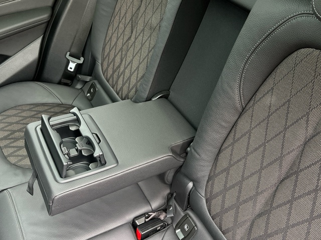 BMW X1 sDrive18d color Negro. Año 2021. 110KW(150CV). Diésel. En concesionario Celtamotor Vigo de Pontevedra