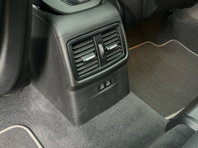 BMW X1 sDrive18d color Negro. Año 2021. 110KW(150CV). Diésel. En concesionario Celtamotor Vigo de Pontevedra