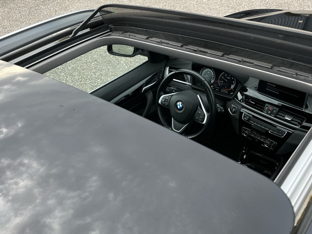 BMW X1 sDrive18d color Negro. Año 2021. 110KW(150CV). Diésel. En concesionario Celtamotor Vigo de Pontevedra