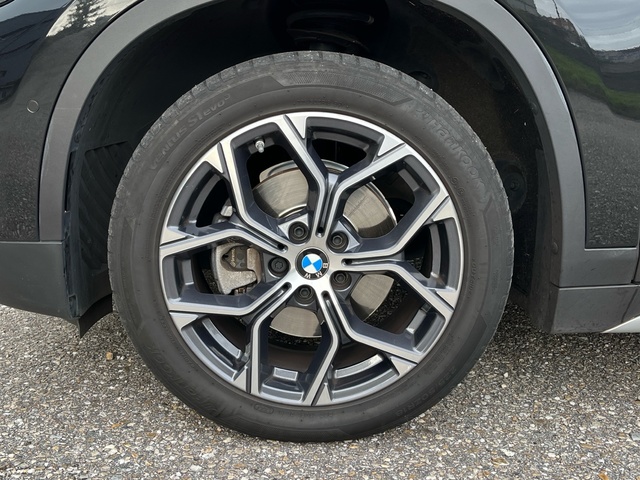 BMW X1 sDrive18d color Negro. Año 2021. 110KW(150CV). Diésel. En concesionario Celtamotor Vigo de Pontevedra