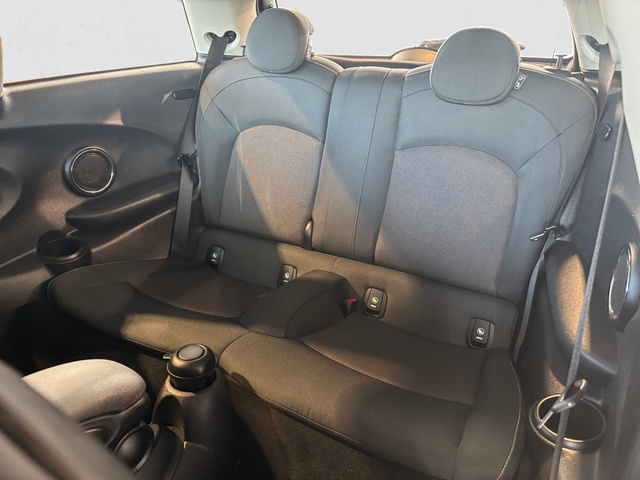 fotoG 8 del MINI MINI Cooper 100 kW (136 CV) 136cv Gasolina del 2019 en Barcelona