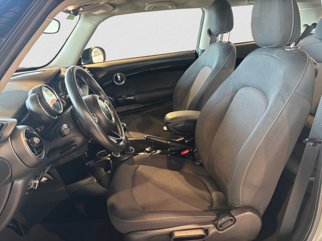 fotoG 12 del MINI MINI Cooper 100 kW (136 CV) 136cv Gasolina del 2019 en Barcelona