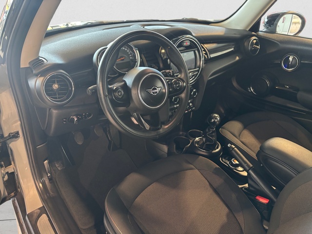 fotoG 14 del MINI MINI Cooper 100 kW (136 CV) 136cv Gasolina del 2019 en Barcelona