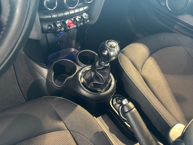 fotoG 15 del MINI MINI Cooper 100 kW (136 CV) 136cv Gasolina del 2019 en Barcelona