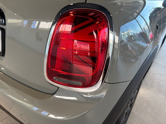 fotoG 20 del MINI MINI Cooper 100 kW (136 CV) 136cv Gasolina del 2019 en Barcelona