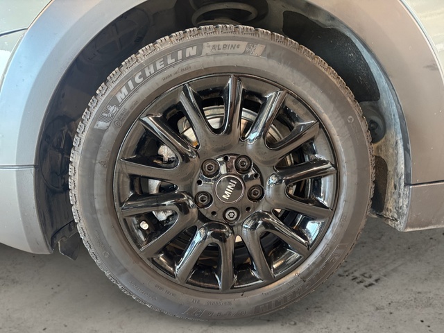 fotoG 22 del MINI MINI Cooper 100 kW (136 CV) 136cv Gasolina del 2019 en Barcelona