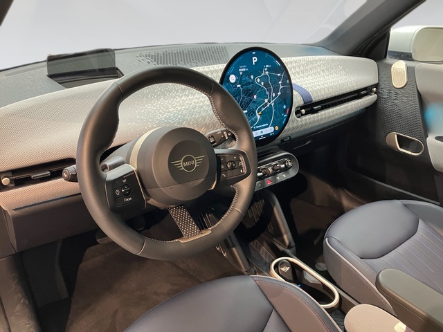 fotoG 16 del MINI MINI Cooper SE 160 kW (218 CV) 218cv Eléctrico del 2024 en Tarragona