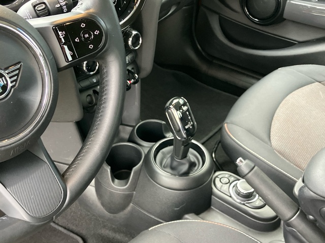 fotoG 16 del MINI MINI 5 Puertas Cooper 100 kW (136 CV) 136cv Gasolina del 2021 en León