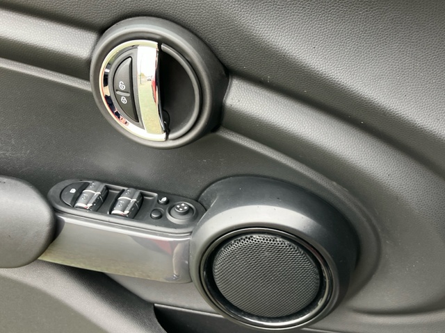 fotoG 23 del MINI MINI 5 Puertas Cooper 100 kW (136 CV) 136cv Gasolina del 2021 en León