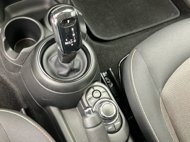 fotoG 24 del MINI MINI 5 Puertas Cooper 100 kW (136 CV) 136cv Gasolina del 2021 en León