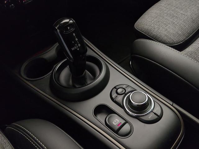 fotoG 12 del MINI MINI Countryman Cooper 100 kW (136 CV) 136cv Gasolina del 2022 en Málaga