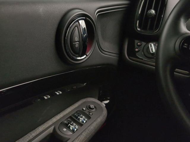 fotoG 13 del MINI MINI Countryman Cooper 100 kW (136 CV) 136cv Gasolina del 2022 en Málaga