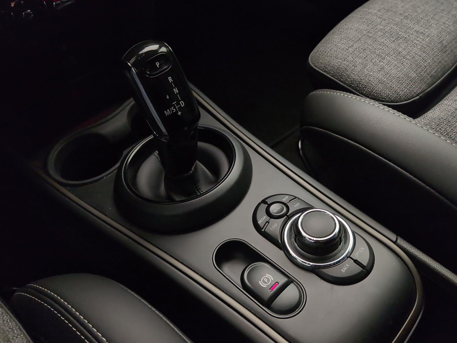 fotoG 12 del MINI MINI Countryman Cooper 100 kW (136 CV) 136cv Gasolina del 2022 en Málaga