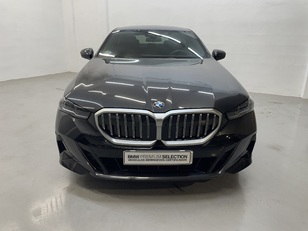 Fotos de BMW Serie 5 520d color Gris. Año 2025. 145KW(197CV). Diésel. En concesionario Cabrero Motorsport de Huesca