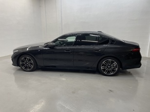 Fotos de BMW Serie 5 520d color Gris. Año 2025. 145KW(197CV). Diésel. En concesionario Cabrero Motorsport de Huesca