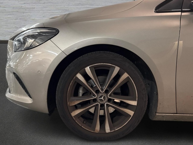 Mercedes-Benz Clase B 180 100 kW (136 CV)