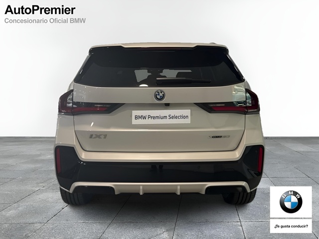 BMW iX1 xDrive30 color Blanco. Año 2025. 230KW(313CV). Eléctrico. En concesionario Auto Premier, S.A. - MADRID de Madrid