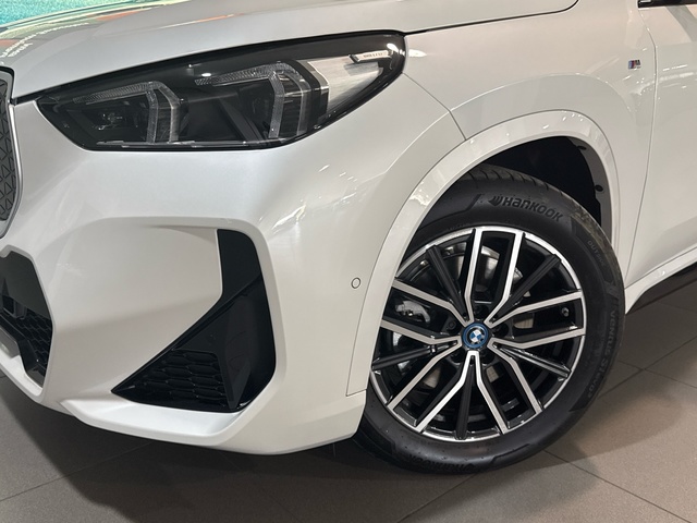 BMW iX1 xDrive30 color Blanco. Año 2025. 230KW(313CV). Eléctrico. En concesionario Auto Premier, S.A. - MADRID de Madrid