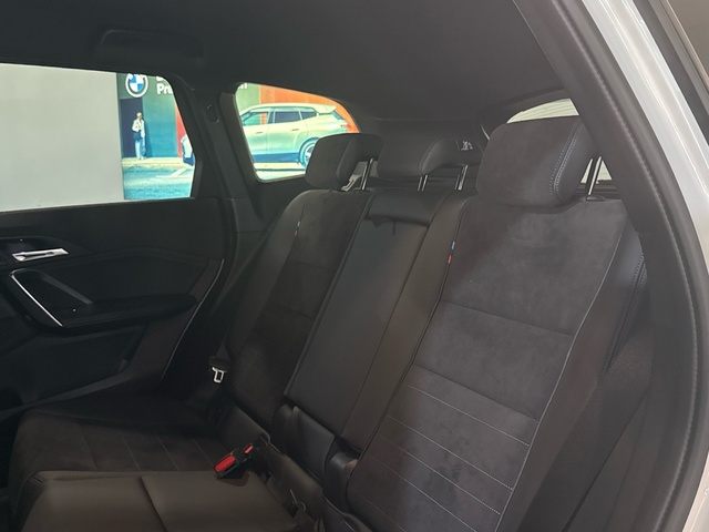 BMW iX1 xDrive30 color Blanco. Año 2025. 230KW(313CV). Eléctrico. En concesionario Auto Premier, S.A. - MADRID de Madrid