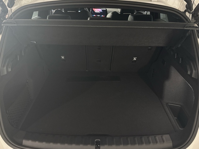 BMW iX1 xDrive30 color Blanco. Año 2025. 230KW(313CV). Eléctrico. En concesionario Auto Premier, S.A. - MADRID de Madrid