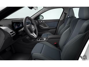 Fotos de BMW Serie 1 120d color Blanco. Año 2025. 120KW(163CV). Diésel. En concesionario Vehinter Getafe de Madrid