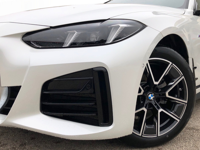 BMW Serie 4 420d Gran Coupe color Blanco. Año 2025. 140KW(190CV). Diésel. En concesionario Vehinter Getafe de Madrid