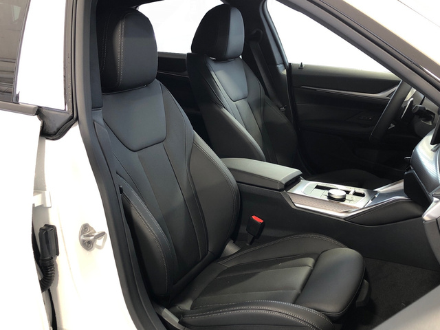 BMW Serie 4 420d Gran Coupe color Blanco. Año 2025. 140KW(190CV). Diésel. En concesionario Vehinter Getafe de Madrid